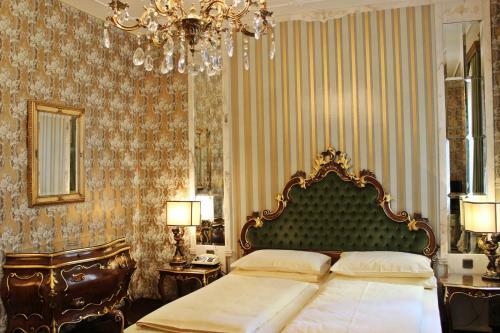 Palais Porcia Hotel