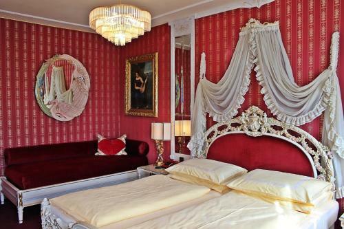Palais Porcia Hotel