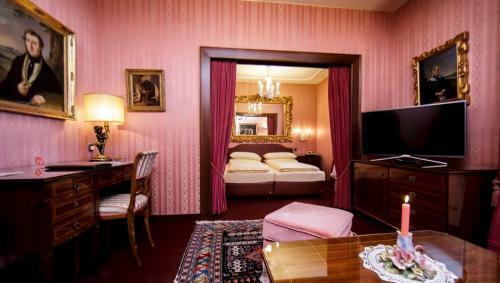 Palais Porcia Hotel