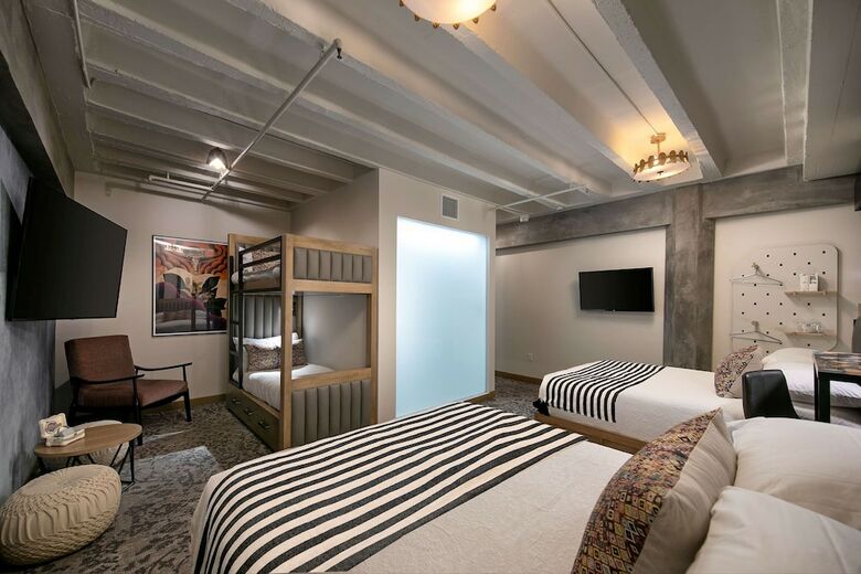 Hotel The Wayfarer Downtown La, Tapestry Collection By Hilton