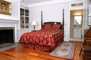 The Morris House Hotel
