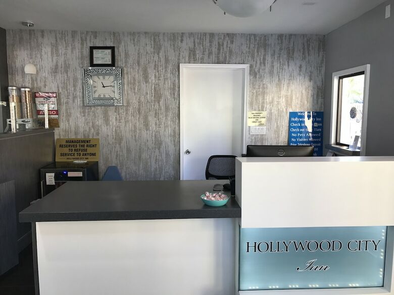 Hotel Hollywood City Inn
