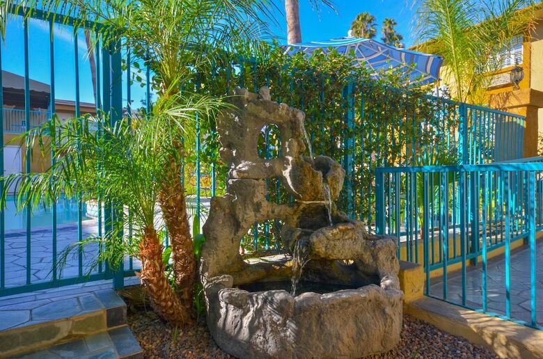 Hotel Hollywood City Inn