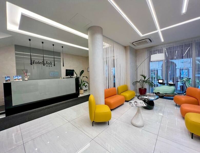 Hotel Joli