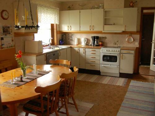 Five-bedroom Holiday Home In Mellerud