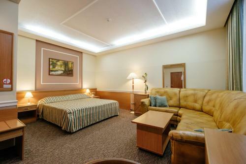 Hotel Rings