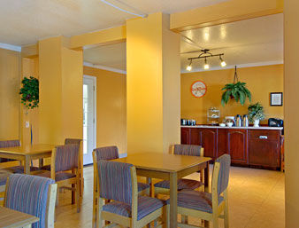 Hotel Howard Johnson Inn And Suites