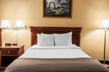 Clarion Hotel & Conference Center