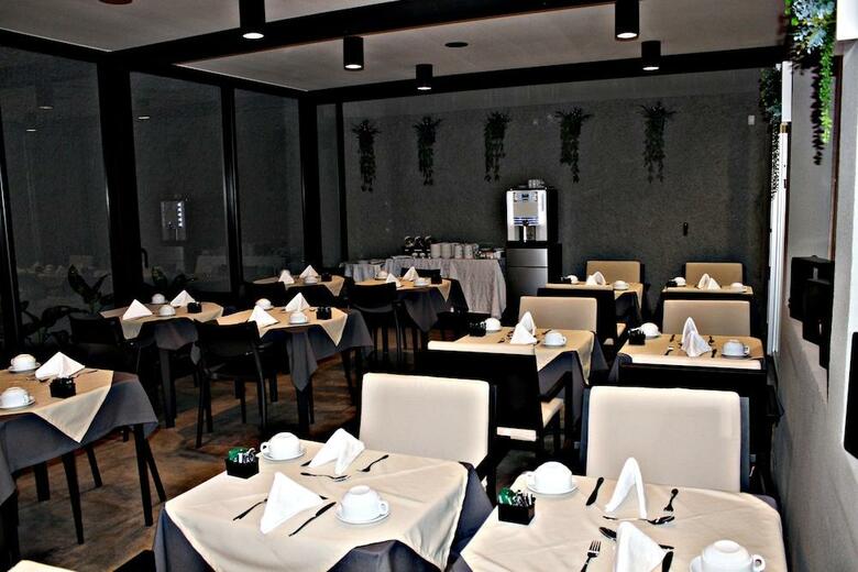 Hotel Para�so