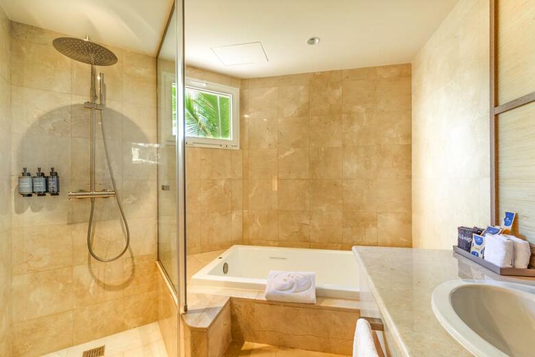 Hotel Grand Palladium Select B�varo