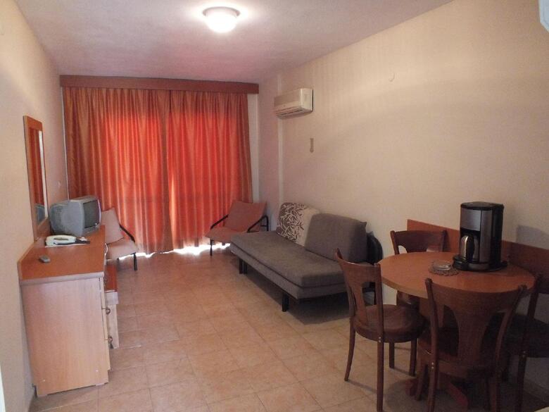 Tuntas Apart Hotel Kusadasi