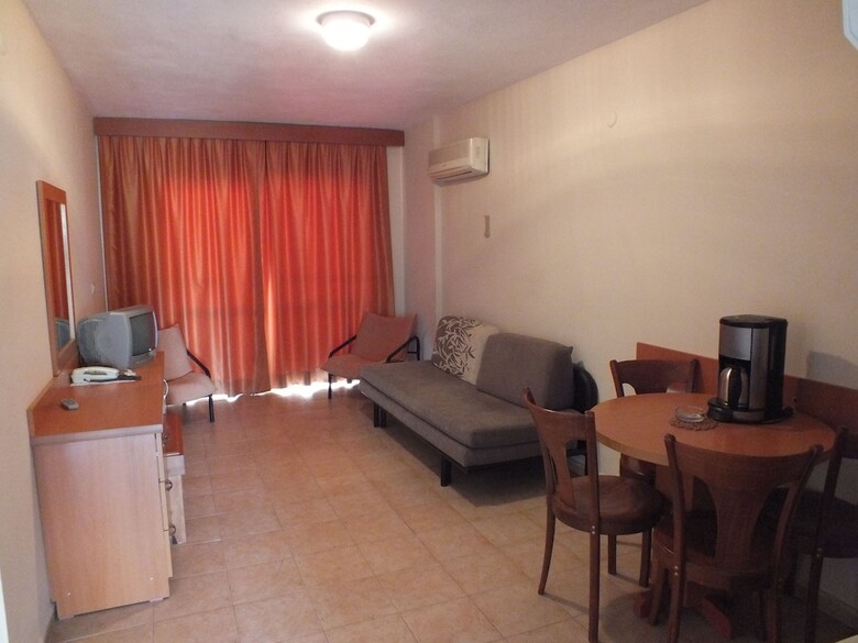 Tuntas Apart Hotel Kusadasi