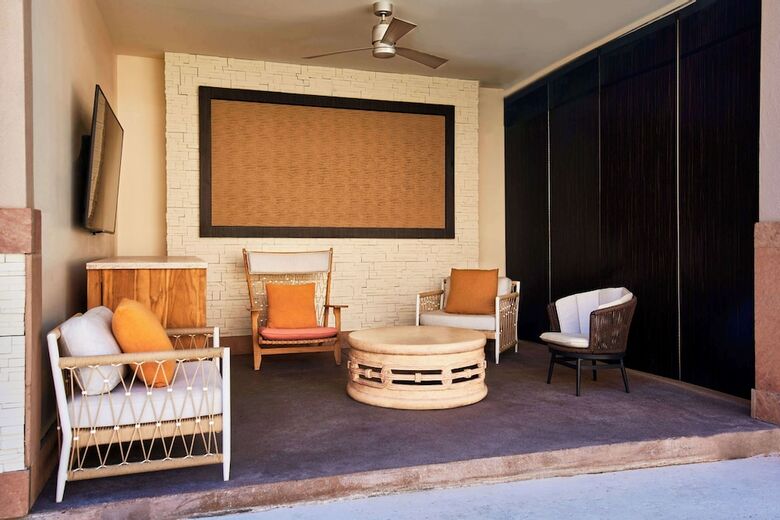Virgin Hotels Las Vegas, Curio Collection By Hilton