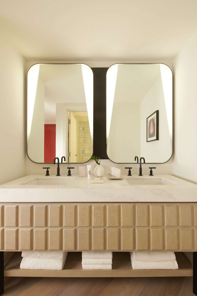Virgin Hotels Las Vegas, Curio Collection By Hilton