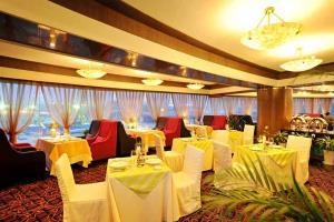 Hotel Super House International