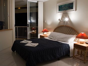 Hotel Golden Sands Beachfront Resort