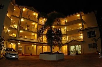 Hotel Golden Sands Beachfront Resort