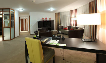 Lindner Hotel & Residence Main Plaza
