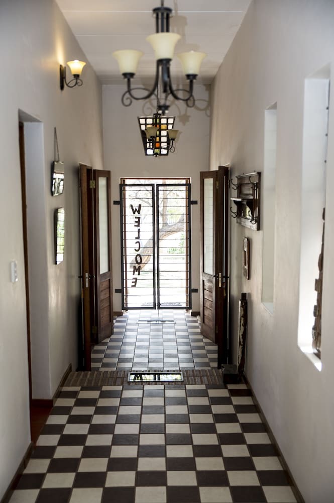 Hostal Ons Dorpshuis Guesthouse