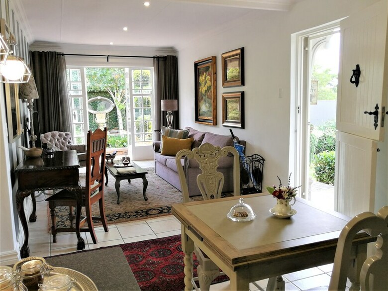 Hostal At 98 On Lynburn Guest House
