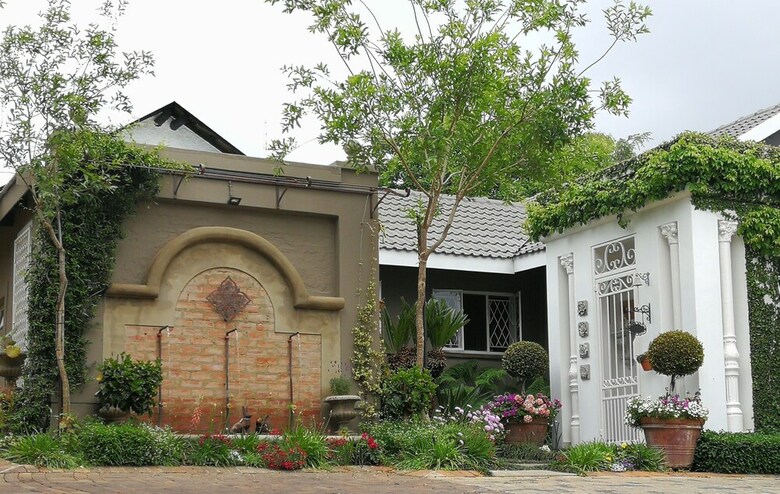 Hostal At 98 On Lynburn Guest House