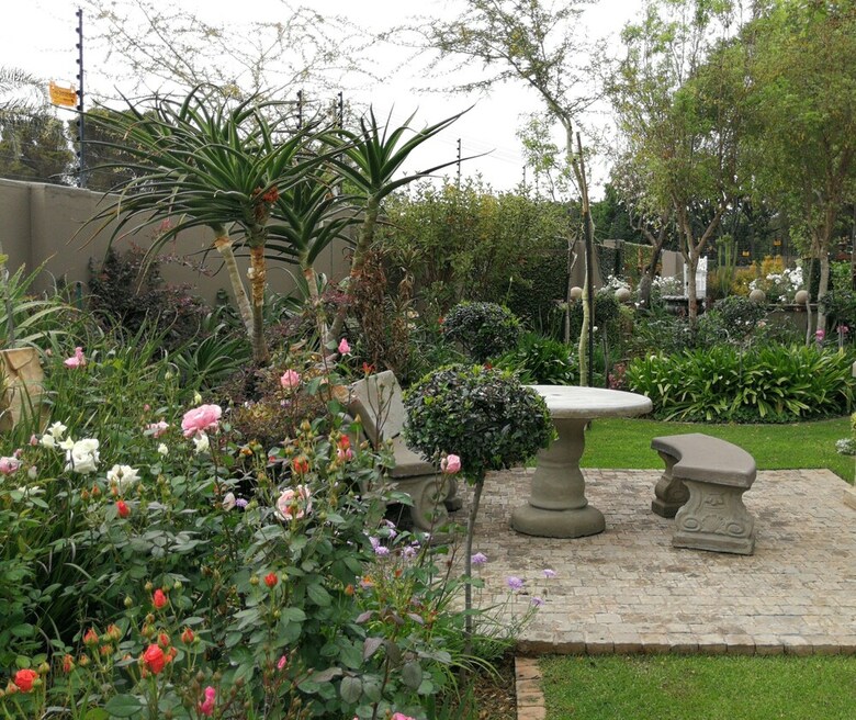 Hostal At 98 On Lynburn Guest House
