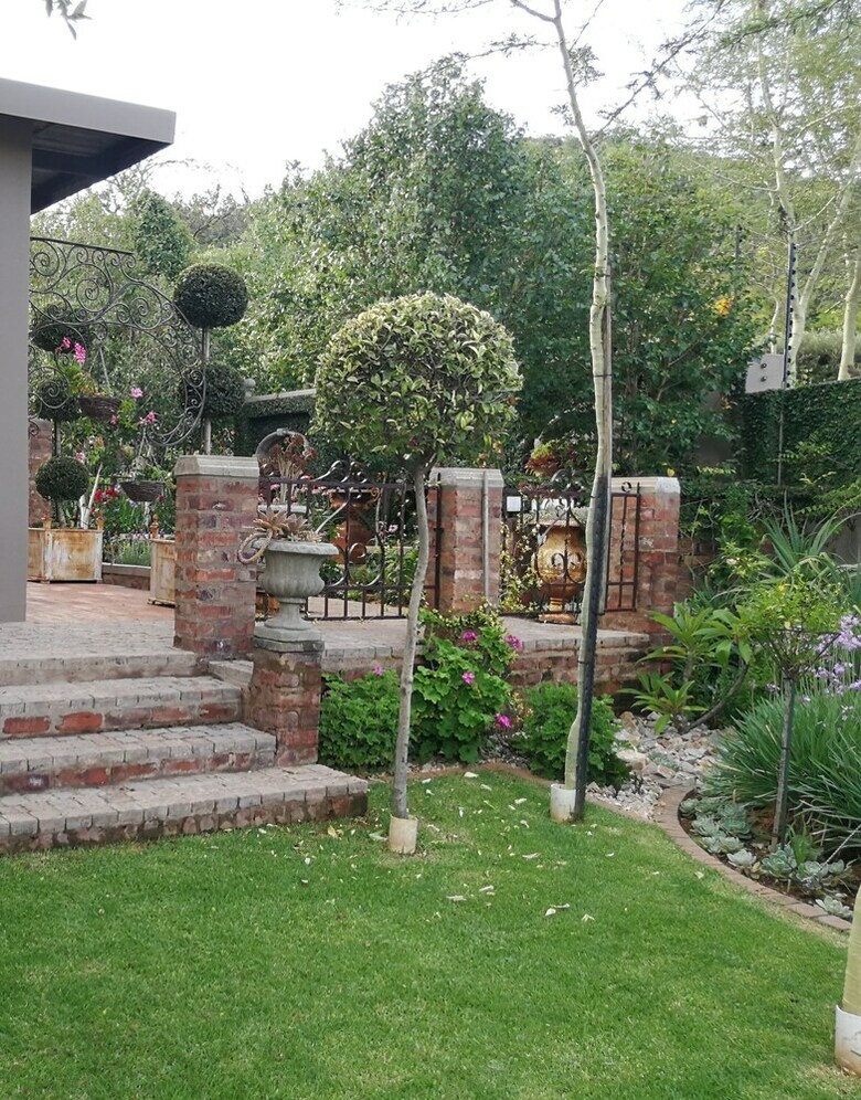 Hostal At 98 On Lynburn Guest House