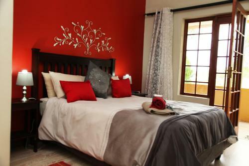Hostal Classic Court B&B