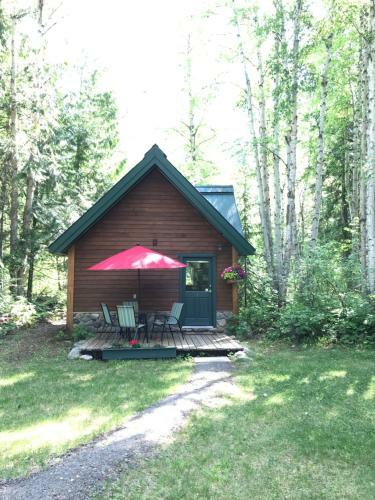 Lodge Across The Creek Cabins