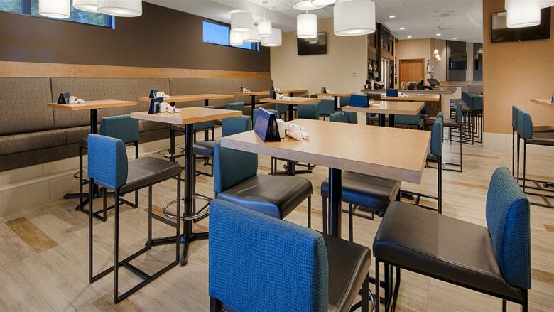 Hotel Best Western Plus Sawridge Suites
