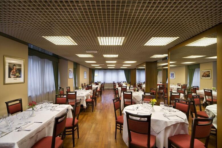 Hotel UNA Century