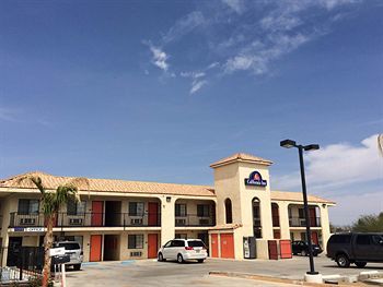 Hotel California Inn & Suites