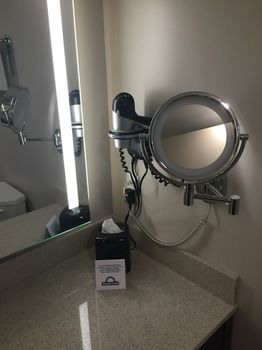 Hotel Days Inn And Suites Lindsay