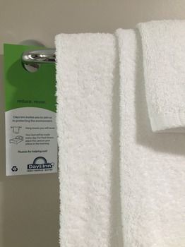 Hotel Days Inn And Suites Lindsay