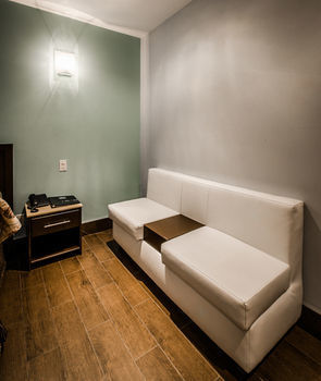 Olux Hotel Motel & Suites