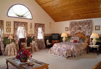 Tucker Peak Lodge