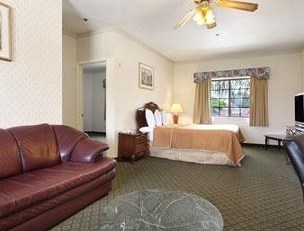 Hotel Lynwood Century Freeway Travelodge