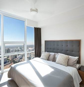 Apartamentos Level Furnished Living