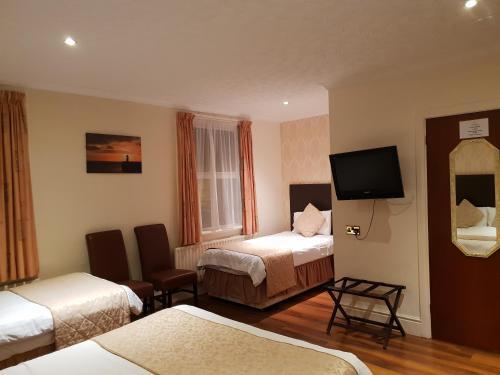 Ascot Hotel