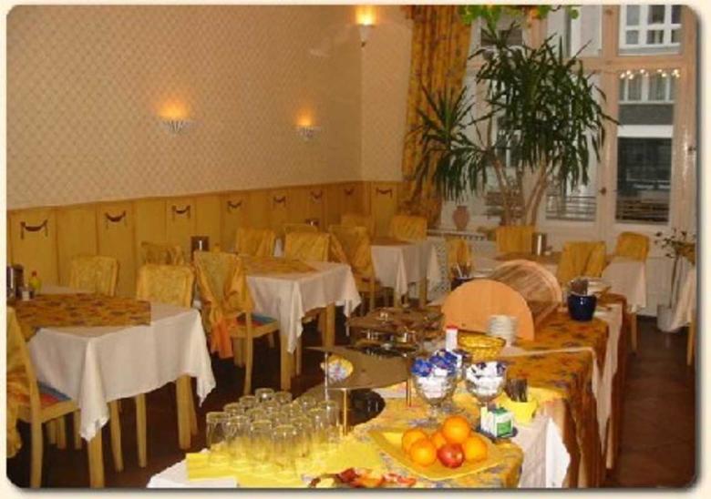 Hotel - Pension Savoy