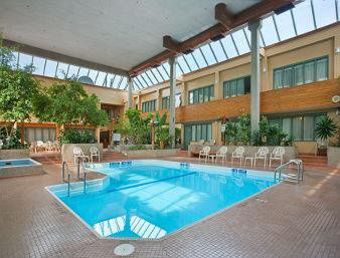 Hotel Travelodge Winnipeg East