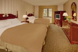 Clarion Hotel At Century House