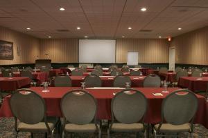 Clarion Hotel At Century House