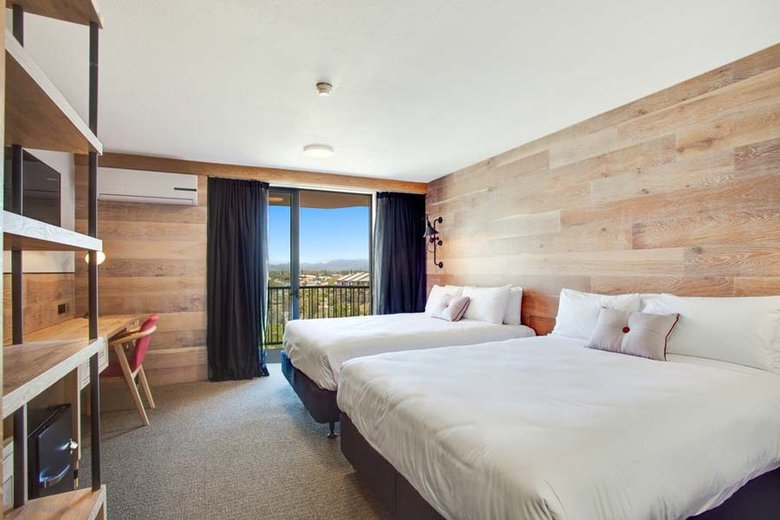 Islander Resort Hotel