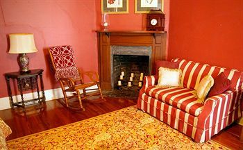 Bed & Breakfast The Kenwood Inn