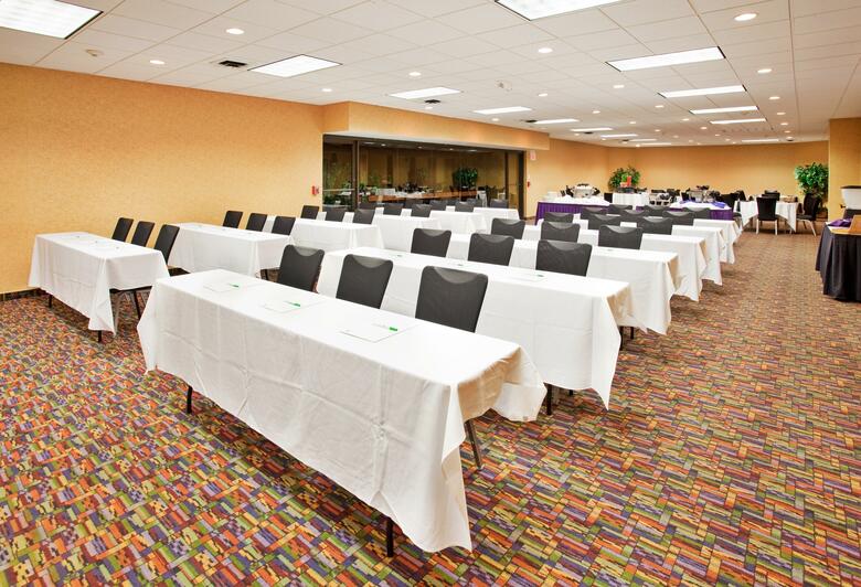 Hotel Holiday Inn Manhattan At The Campus