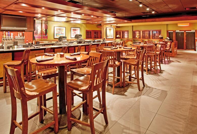 Hotel Holiday Inn Manhattan At The Campus