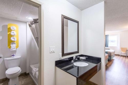 Motel 6 Lawrence Ks