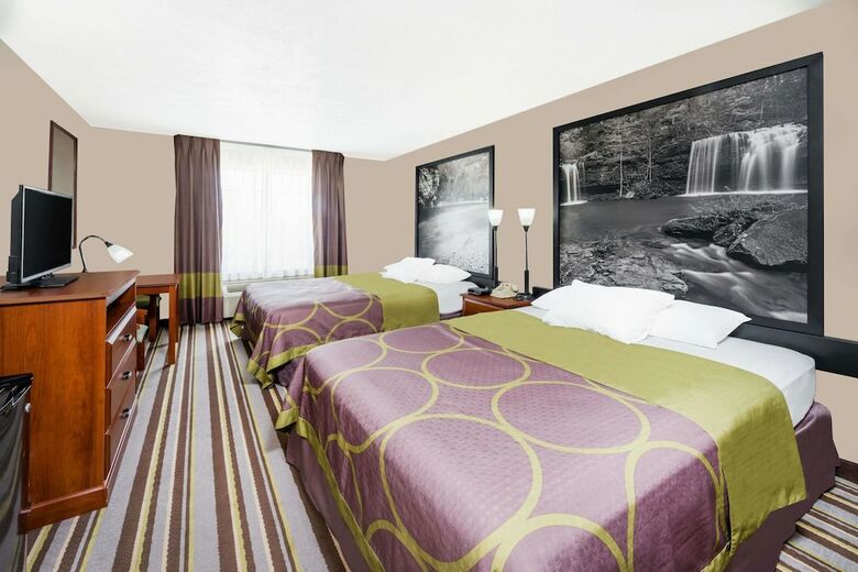 Hotel Super 8 Motel - Bolivar
