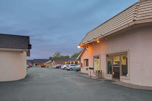 Motel Knights Inn Pine Brook